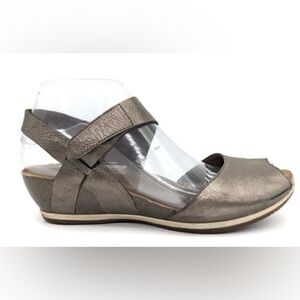 Dansko “ Vera” sandal size 39 in pewter